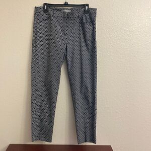 Valerie Stevens women pant color black and white size 10!